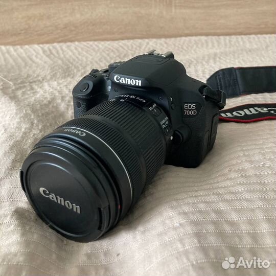 Canon EOS 700D Kit EF-S 18-135mm f/3.5-5.6 IS STM