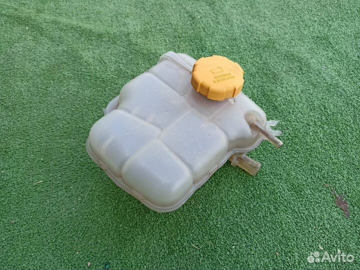 Бачок расширительный Chevrolet Cruze универсал 1.8