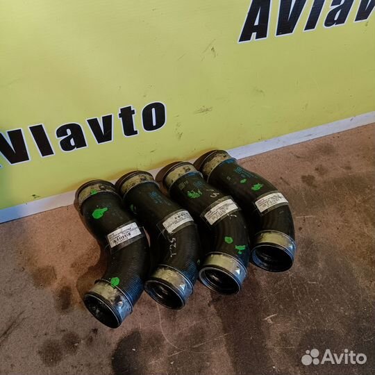 Патрубок интеркулера Volkswagen Passat B6