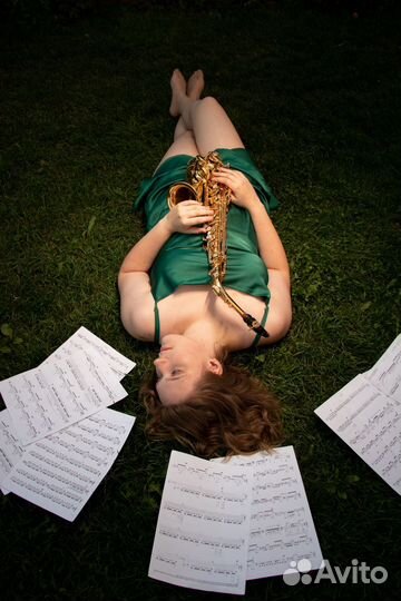 Саксофонист на праздник