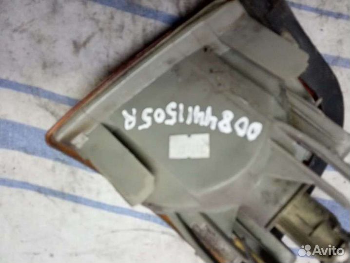 Поворотник правый Audi 80 B3