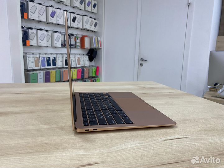 MacBook Air 13 M1 2022 8Gb 256SSD Gold