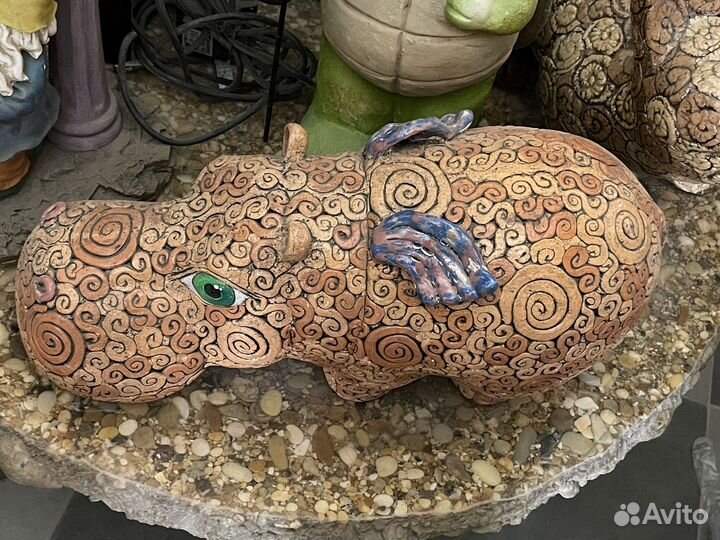 Садовая фигура бегемот