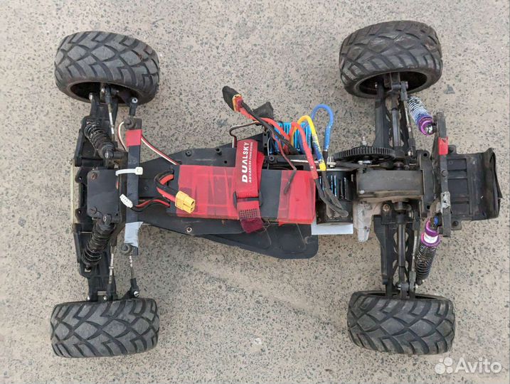 Машина на радиоуправлении 1 10