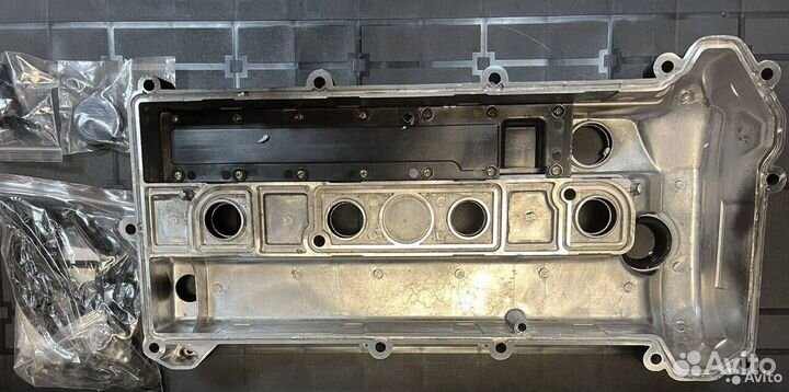 Клапанная крышка Форд Мондео 2.3