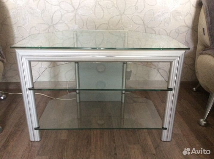 Столик-подставка из стекла под тв 78х50х51