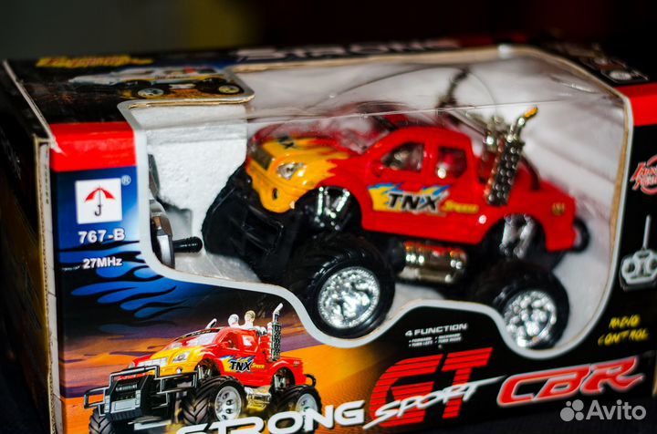 Машинка на пульте управления