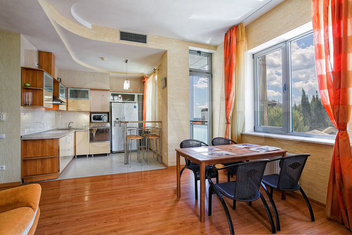 2-к. квартира, 112,9 м², 4/9 эт.