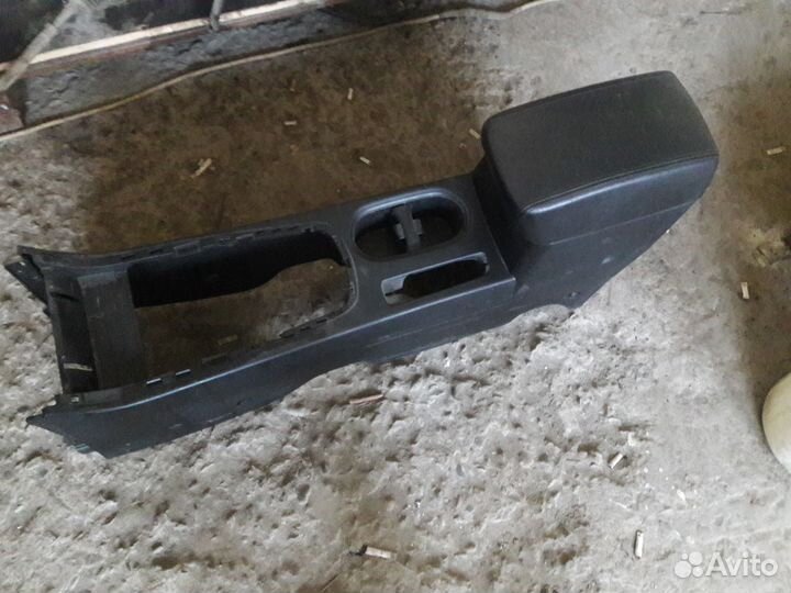 Actyon new - подлокотник