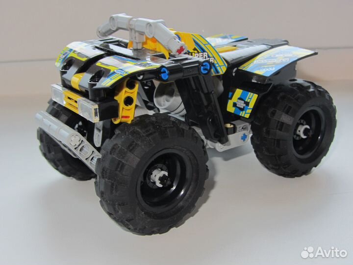 Машинка lego джип собрана