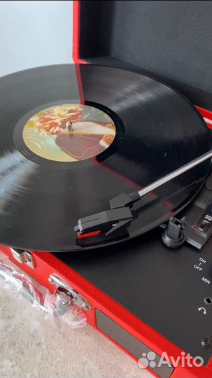 Виниловый проигрыватель пластинок (новый)