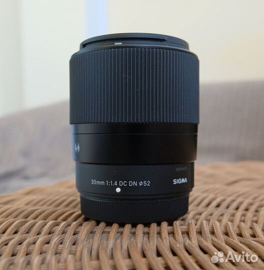 Объектив Sigma 30mm f1,4 для Fujifilm