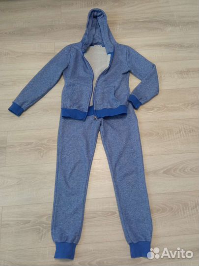 Костюм спортивный