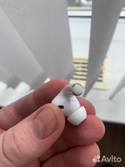 Правый наушник реплика AirPods Pro