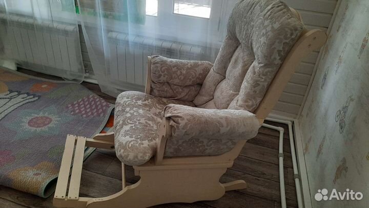 Кресло качалка для кормления