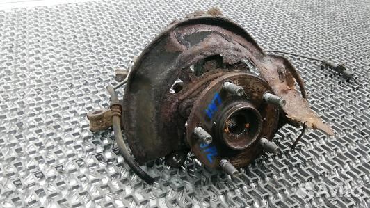 Ступица передняя левая toyota avensis T27 (LNI19K9