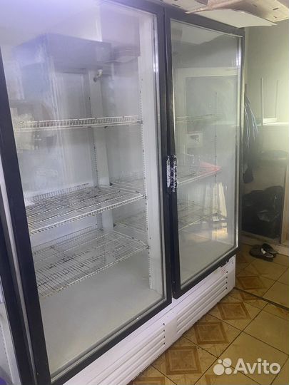 Холодильный шкаф