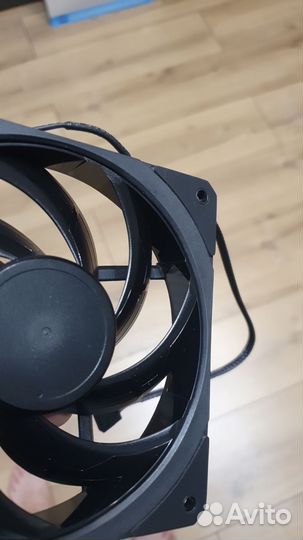 Вентилятор Cooler master Mobius 120