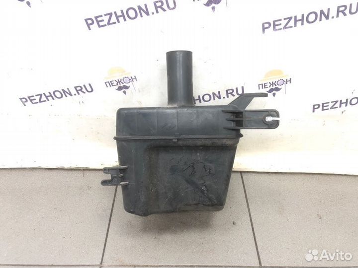 Бачок омывателя Kia Sportage внедорожник 2.0 2010