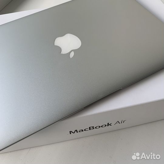 Ноутбук Apple MacBook Air 11.6