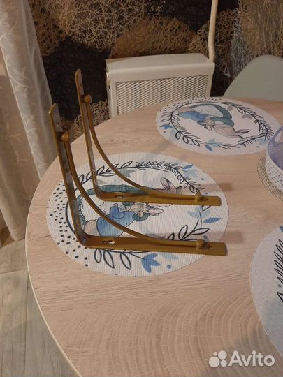 Крепление для полки