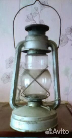 Фонарь керосиновый, лампа