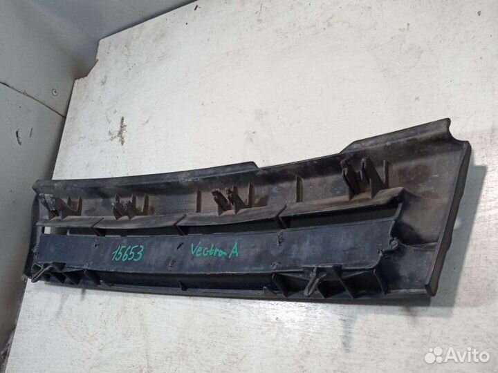 Решетка радиатора Opel Vectra A 1993