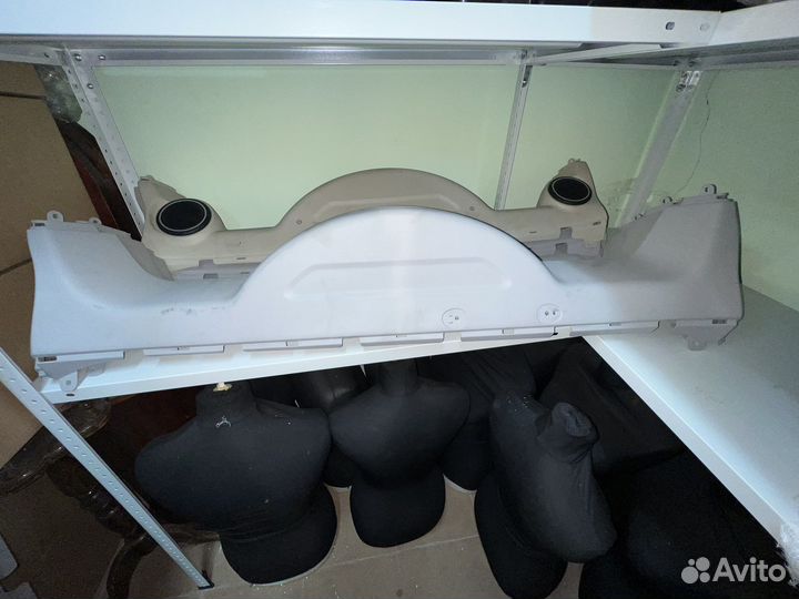 Обшивка двери багажника Паджеро 4