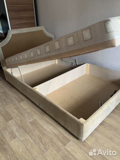 Тахта- кровать с матрасом 140х200 бу