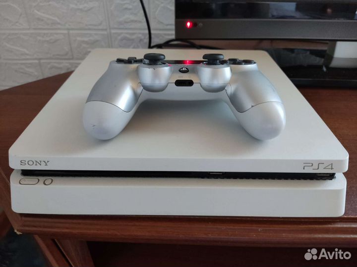 Sony playstation 4 slim