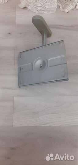 Два держателя для телевизора