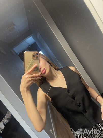 Жилет женский черный классический офисный