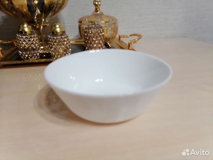 Тарелка глубокая, салатник