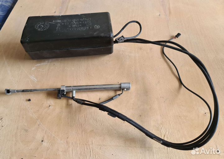 Доводчик багажника Mercedes W221