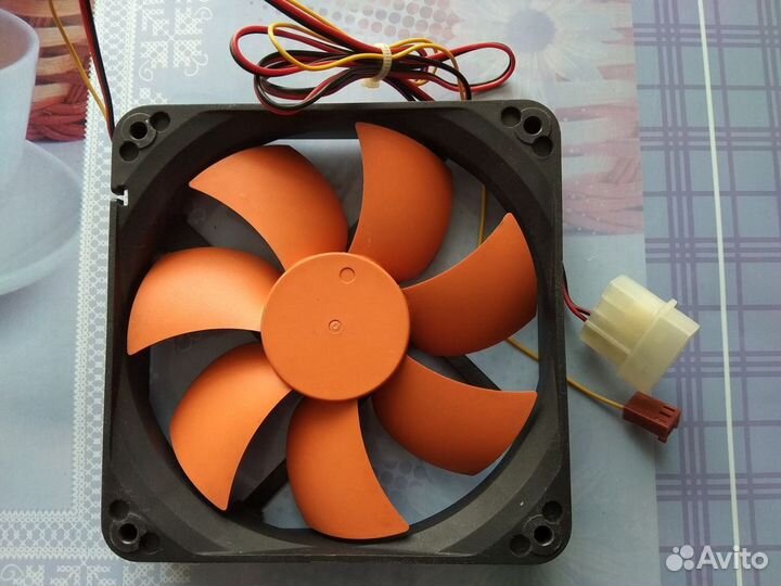 Вентилятор для корпуса 120 мм