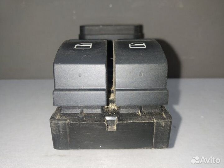 Блок управления стеклоподъемниками передний левый