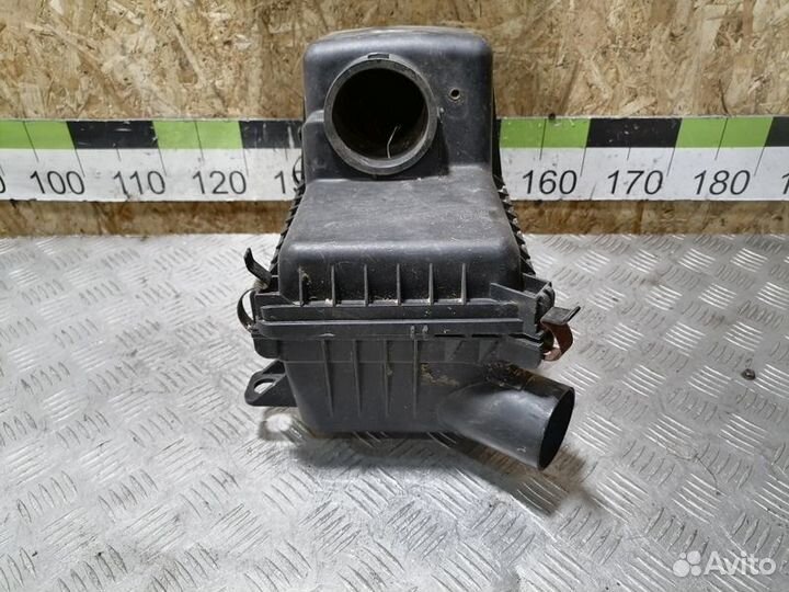 Корпус воздушного фильтра Kia Carens 2002 2006