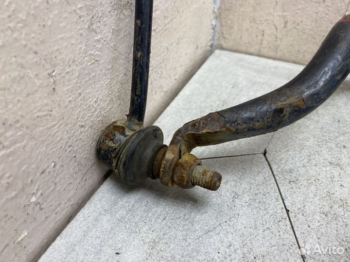 Стабилизатор передний