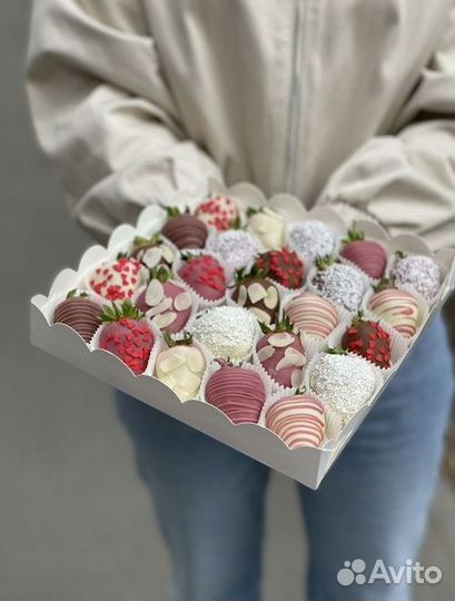 Клубника в шоколаде в коробке