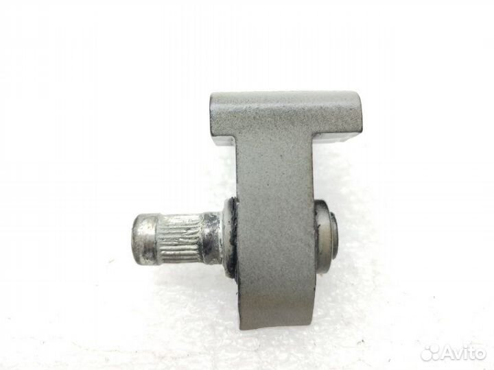 Петля двери передняя правая Volkswagen Tiguan 1