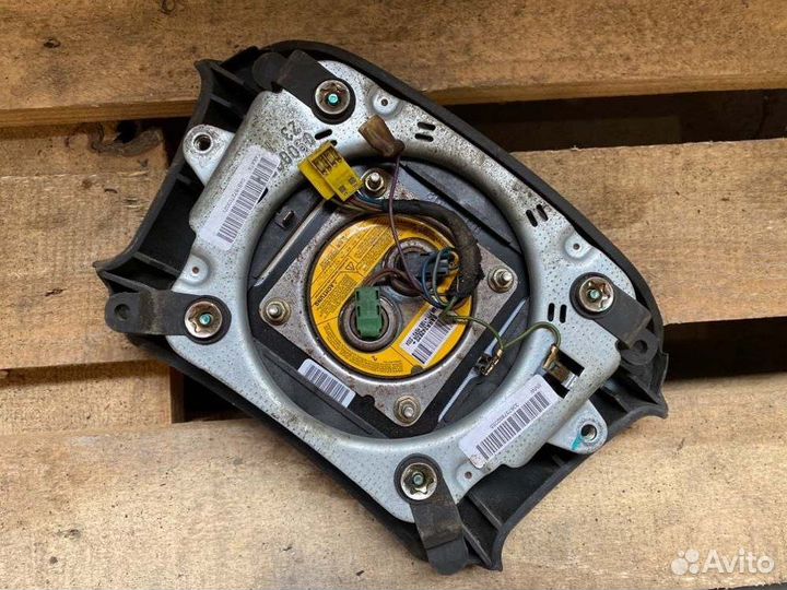 Подушка безопасности в руль Bmw E39 седан 2.0 1998