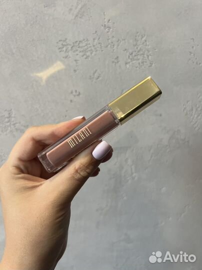 Матовая помада Milani