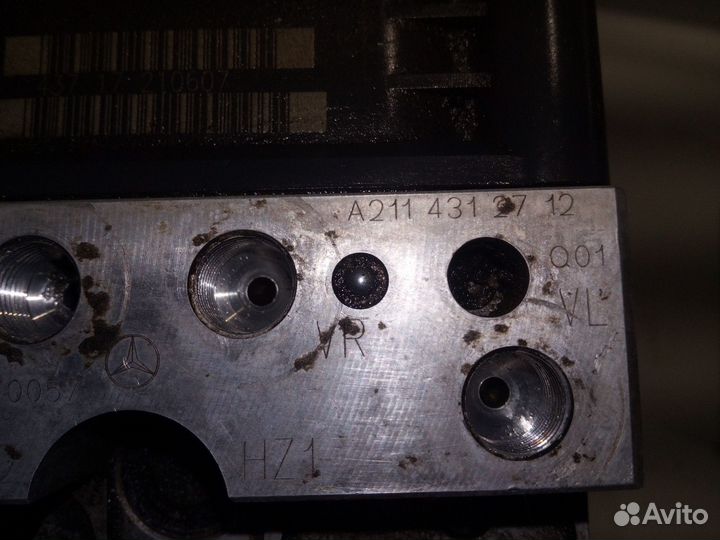 Блок ABS (насос) Mercedes-Benz E-Class