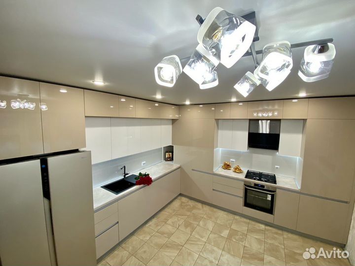 Угловая кухня на заказ. Производство