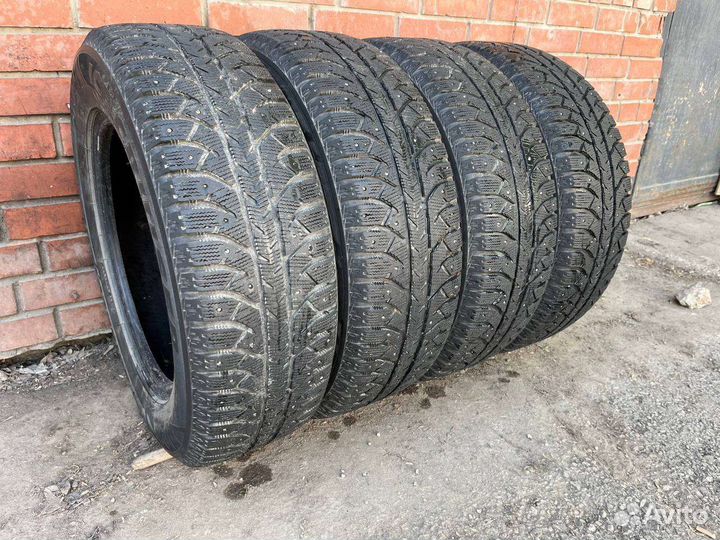 Bridgestone Ice Cruiser 7000 225/65 R17