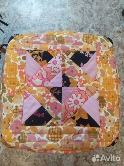 Сиденье -подушка на табурет новое