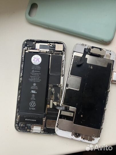 iPhone 8, 64 ГБ