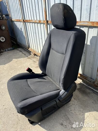Сидения на ниссан сентро B17