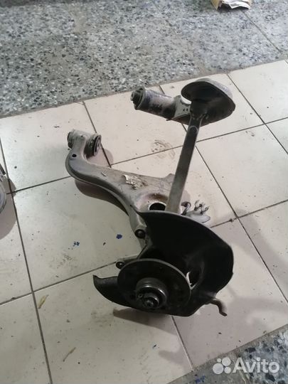 Поворотный кулак Mercedes benz w210