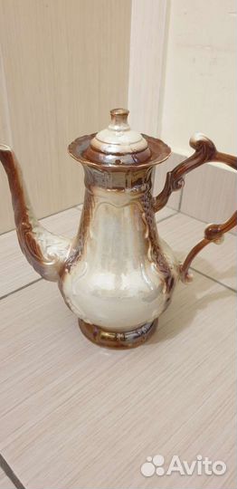 Фарфоровый чайник